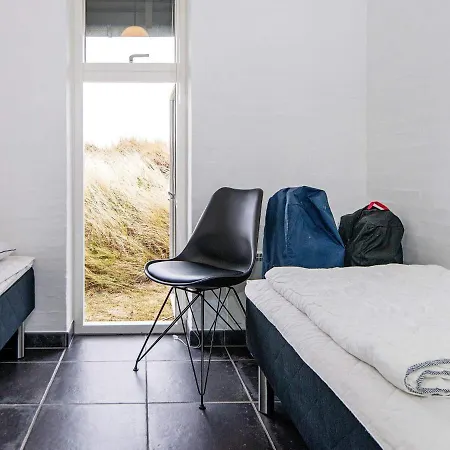 6 Person Holiday In R M