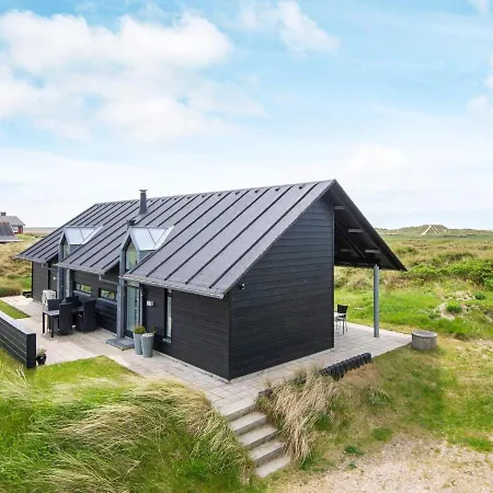 6 Person Holiday In R M
